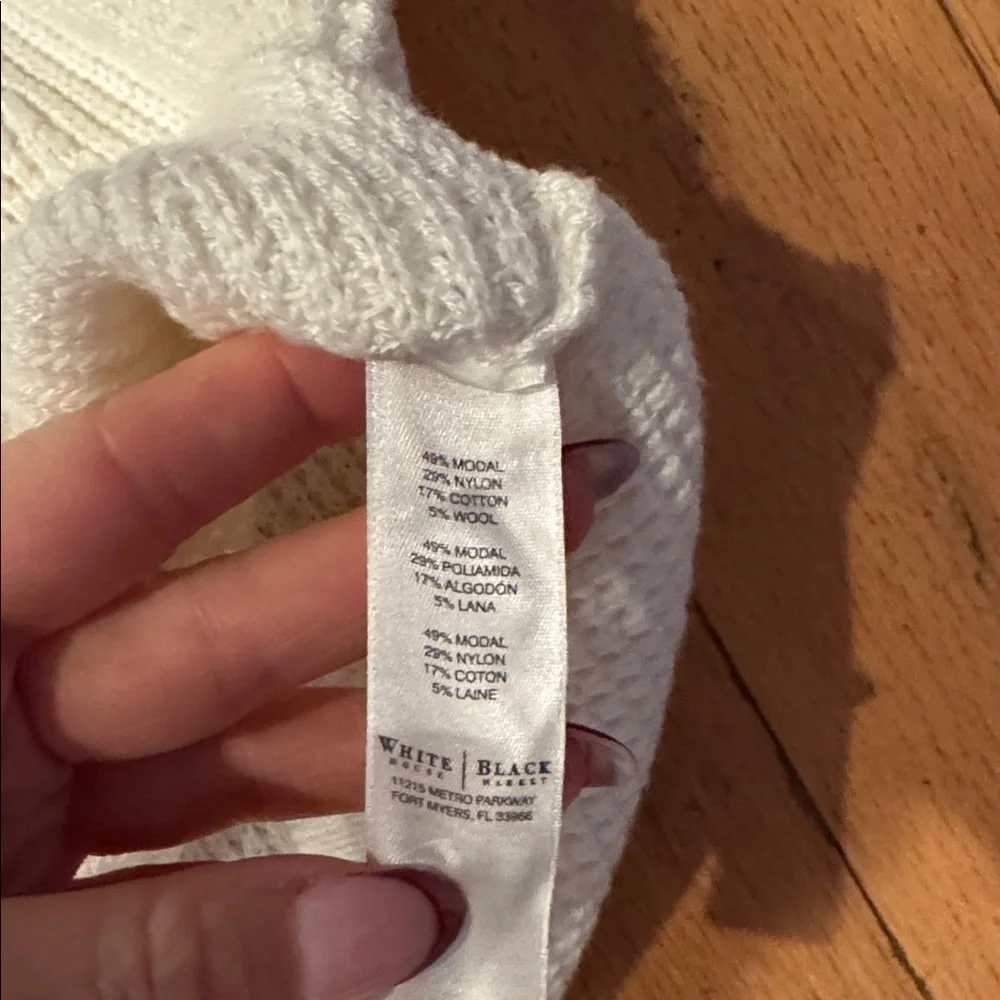 White House Black Market | Off White Sleeveless Turtleneck |Knit | size XS